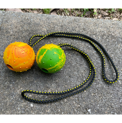 MALY Solid Rubber Ball on a Rope with Loop, extra large
